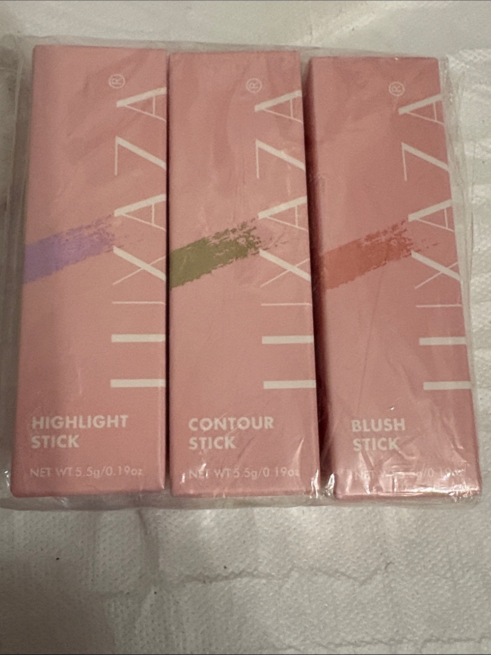 Luxaza 3 piece Makeup sticks (highlight, contour, blush)